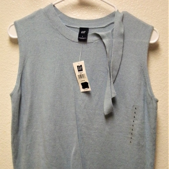 GAP Tops - NWT GAP SLEEVELESS TOP WITH SHOULD TIE OFF NEW